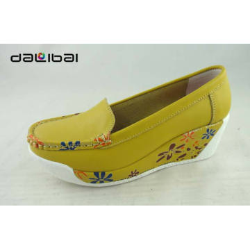 Atacado $ 16 couro superior fantasia coreano senhora sapatos plataforma amarelo